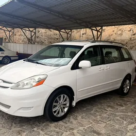 Toyota Sienna 2008