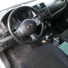 Nissan Versa 2011
