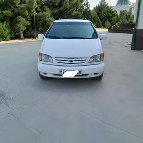 Toyota Sienna 1999