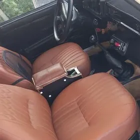 Lada 2107 1982