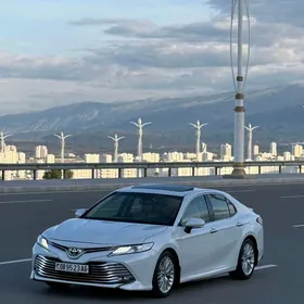 Toyota Camry 2019