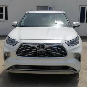 Toyota Highlander 2021
