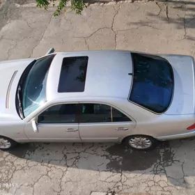 Mercedes-Benz E320 1997