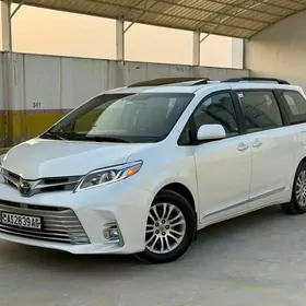 Toyota Sienna 2018