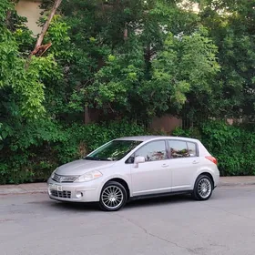 Nissan Versa 2012