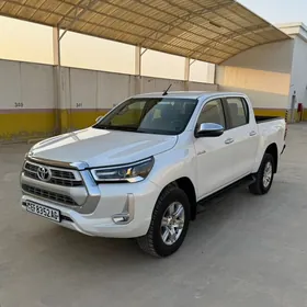 Toyota Hilux 2023