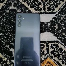 Samsung A04s