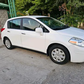Nissan Versa 2012