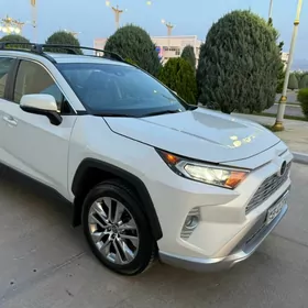 Toyota RAV4 2021