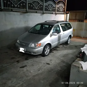 Toyota Sienna 2002