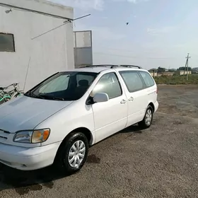 Toyota Sienna 1999