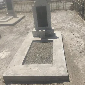 Yadygarlik.Daşlara at yazmak