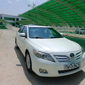 Toyota Camry 2011