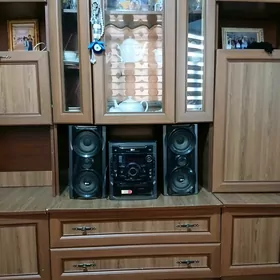 LG
