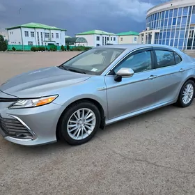 Toyota Camry Hybrid 2020