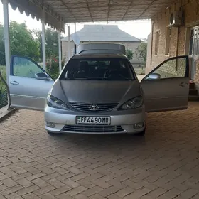 Toyota Camry 2004