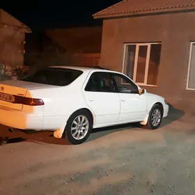 Toyota Camry 2001