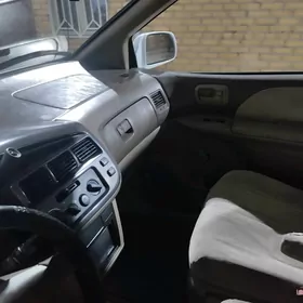 Toyota Sienna 1999