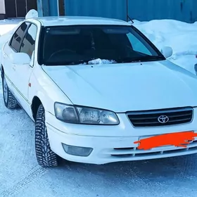 Toyota Camry 2000