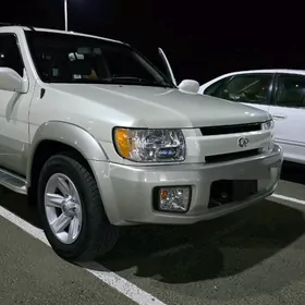 Infiniti QX4 2002