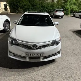 Toyota Camry 2013