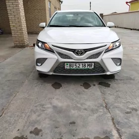 Toyota Camry 2020