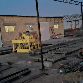 Beton kerpiç stanok