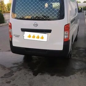 Nissan NV3500 2021