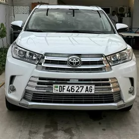 Toyota Highlander 2019