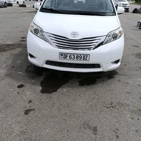 Toyota Sienna 2011