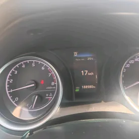 Toyota Camry 2019