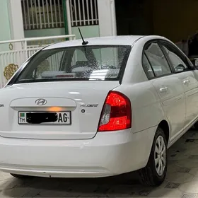 Hyundai Accent 2010