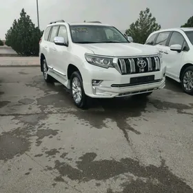 Toyota Land Cruiser Prado 2023