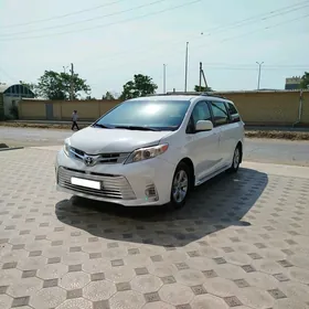 Toyota Sienna 2015