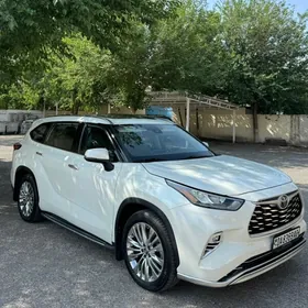 Toyota Highlander 2020