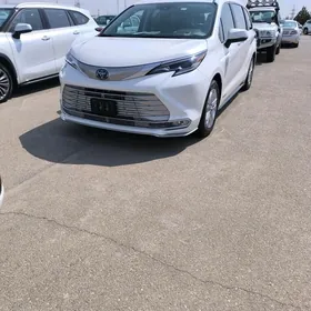Toyota Sienna 2021