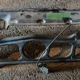 BMW E39 öňüniň Stoýkasy