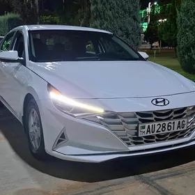 Hyundai Elantra 2022