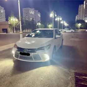 Toyota Camry 2015