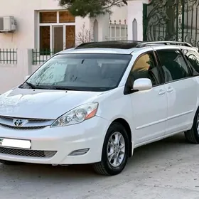 Toyota Sienna 2004