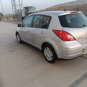 Nissan Versa 2011