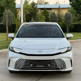 Toyota Camry 2025