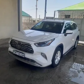 Toyota Highlander 2022