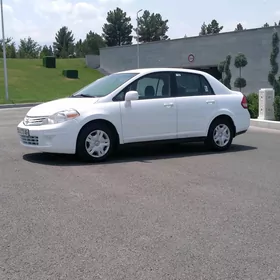 Nissan Versa 2010