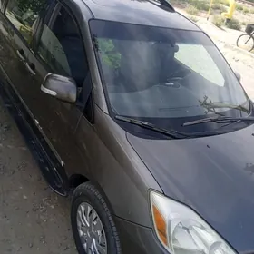 Toyota Sienna 2004