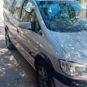 Opel Zafira 2001