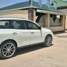 Nissan Pathfinder 2020
