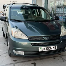 Toyota Sienna 2003