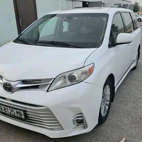 Toyota Sienna 2018