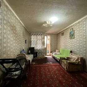 2-комн. 3-этаж 11-мкр.